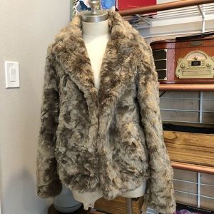 PERFECT QUALITY Faux Fur Coat Forever 21